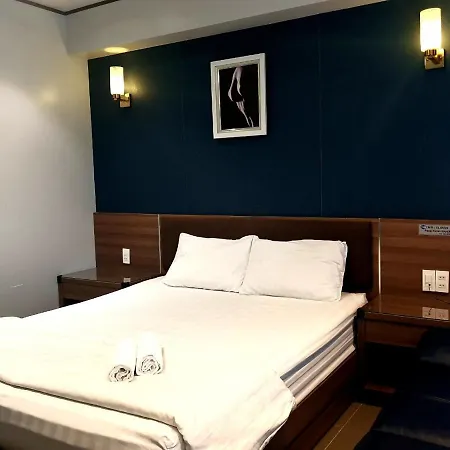 Reddoorz Premium Cloud 9 An Nhon Hotel-2